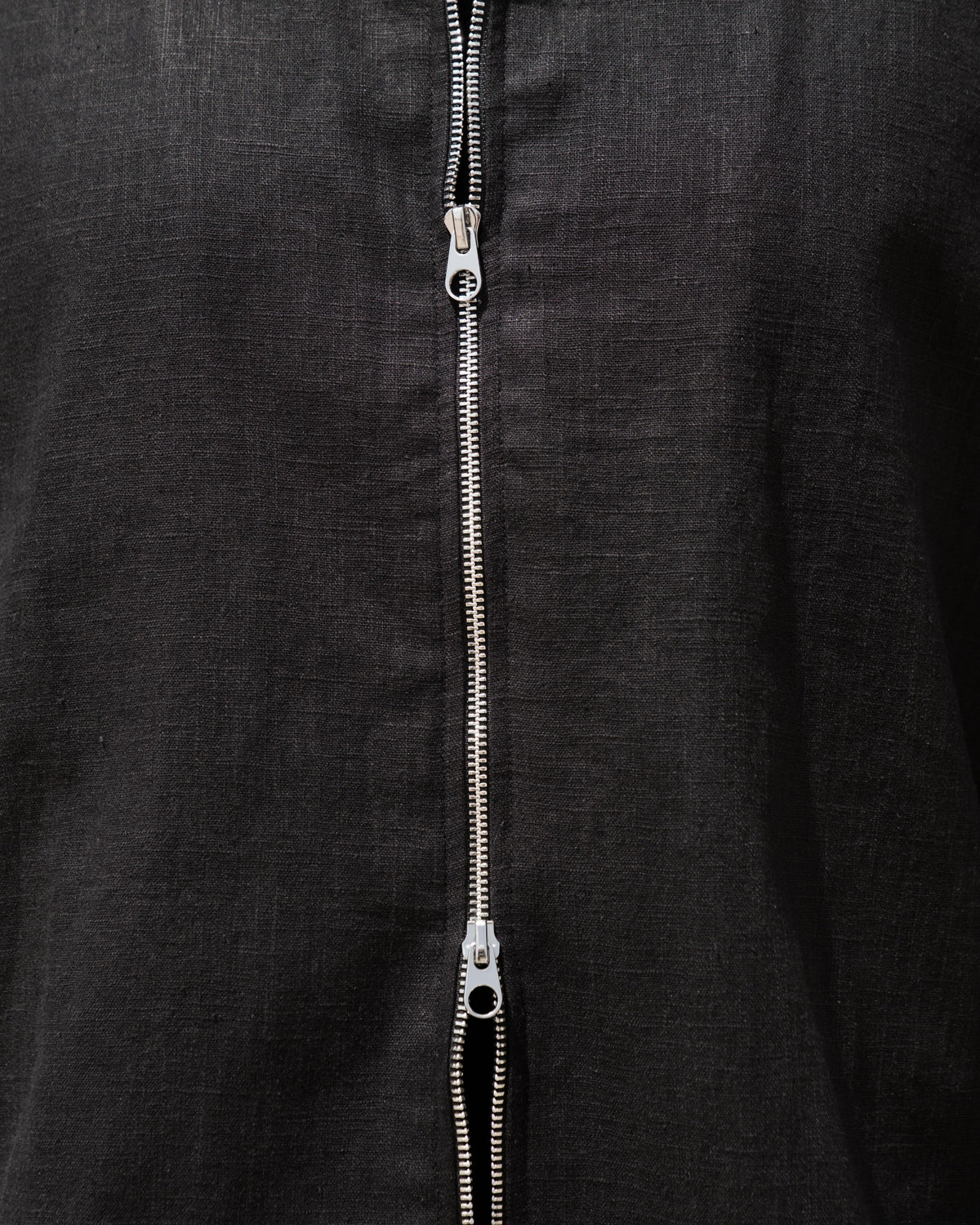 Side view of the black linen slub overshirt